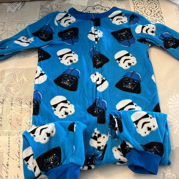 Star Wars PJs - Picture 2 of 3